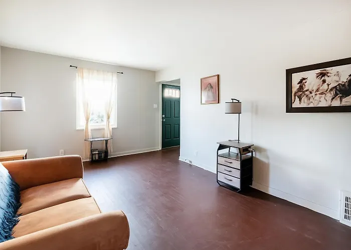 Quiet 3br | Parking, Ac + Pets * Pittsburgh