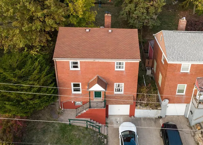 Quiet 3br | Parking, Ac + Pets Pittsburgh