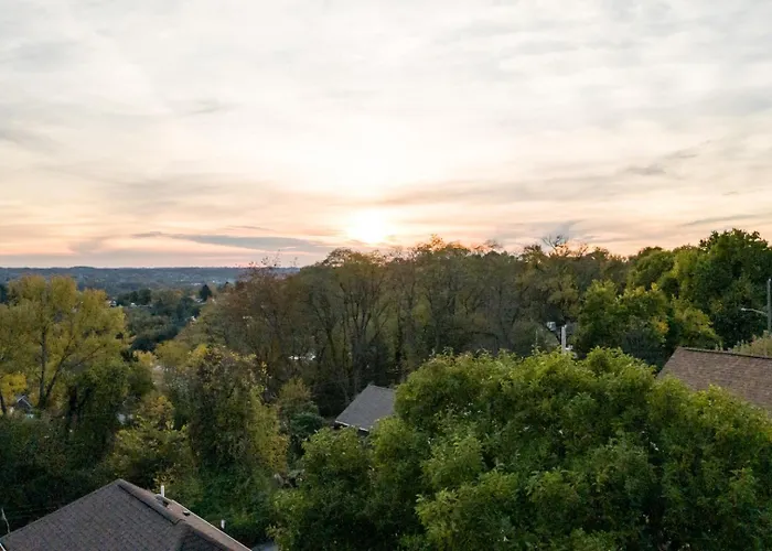 Quiet 3br | Parking, Ac + Pets * Pittsburgh