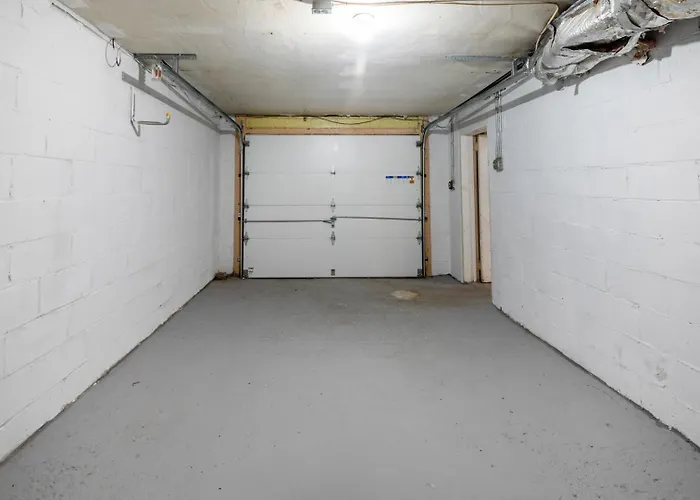 Quiet 3br | Parking, Ac + Pets * Pittsburgh